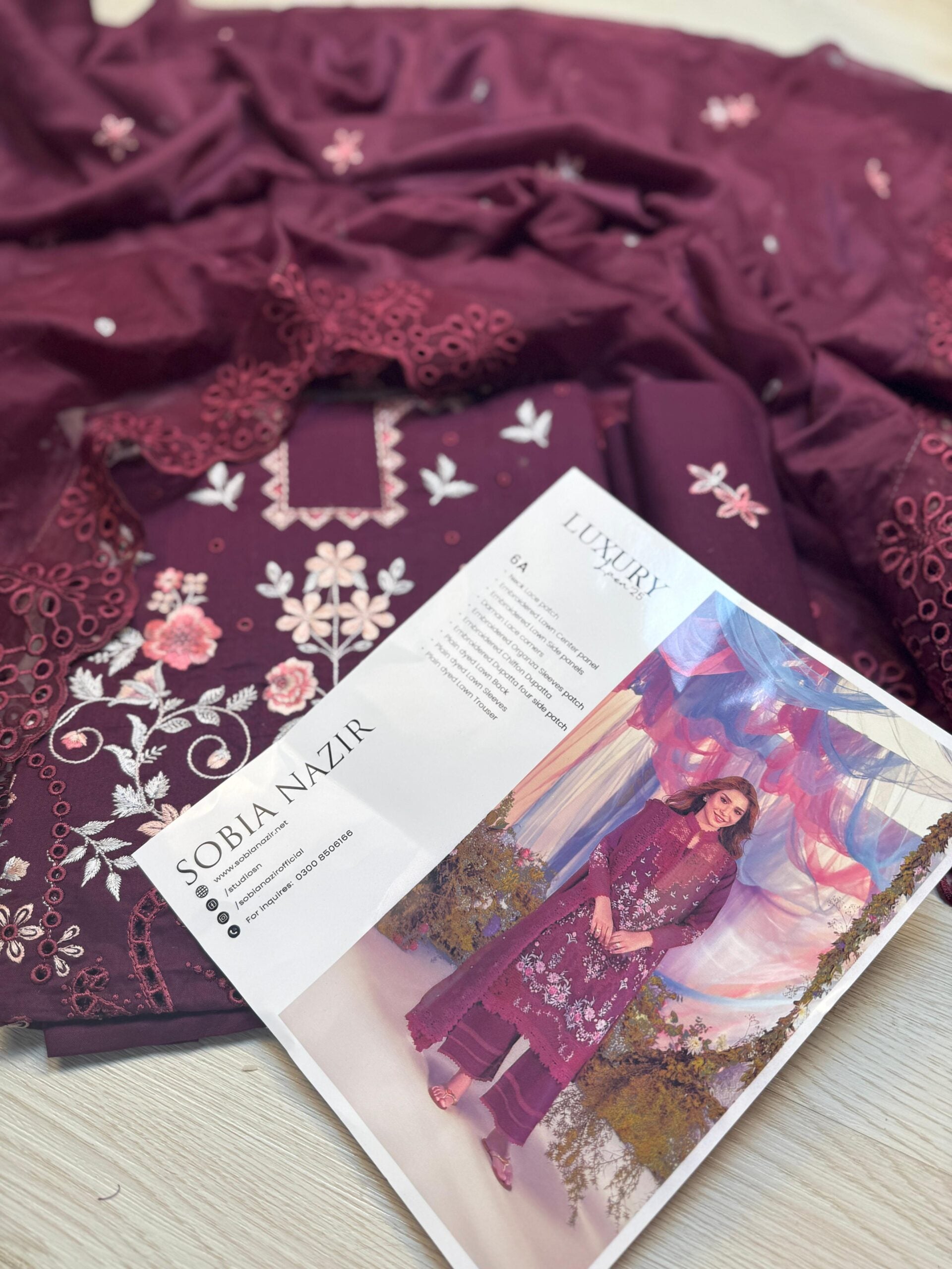 SOBIA NAZIR LUXURY LAWN - Falsa