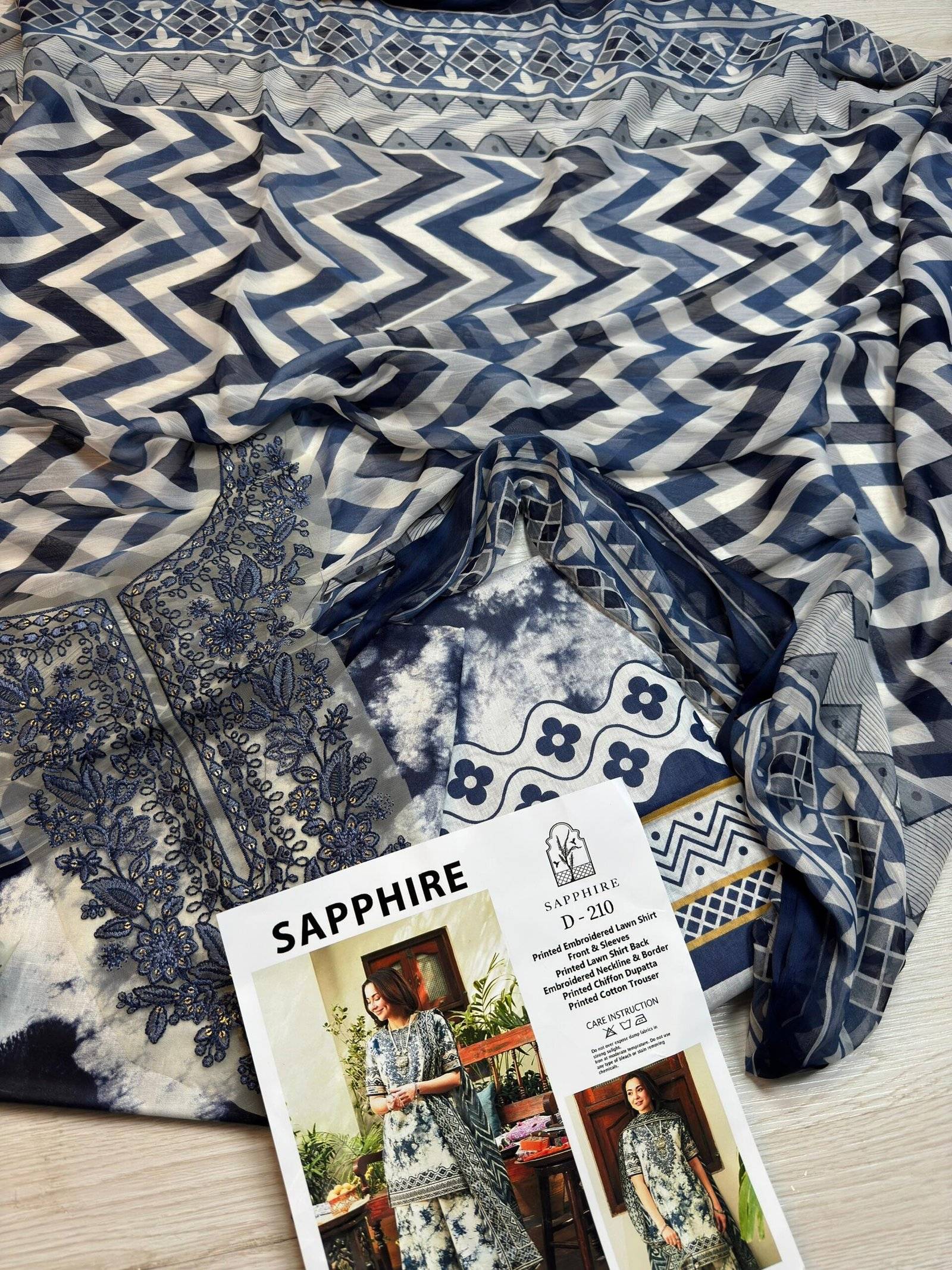 SAPPHIRE LAWN - Blues white