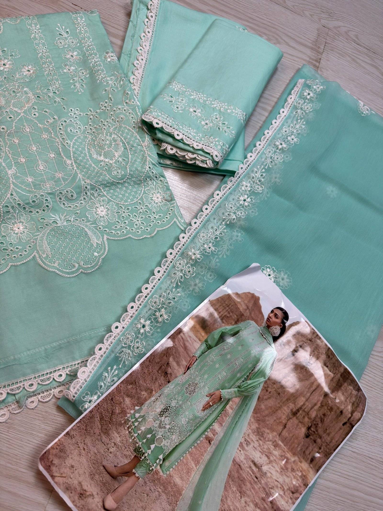 M.LUXE LAWN - Aqua blue