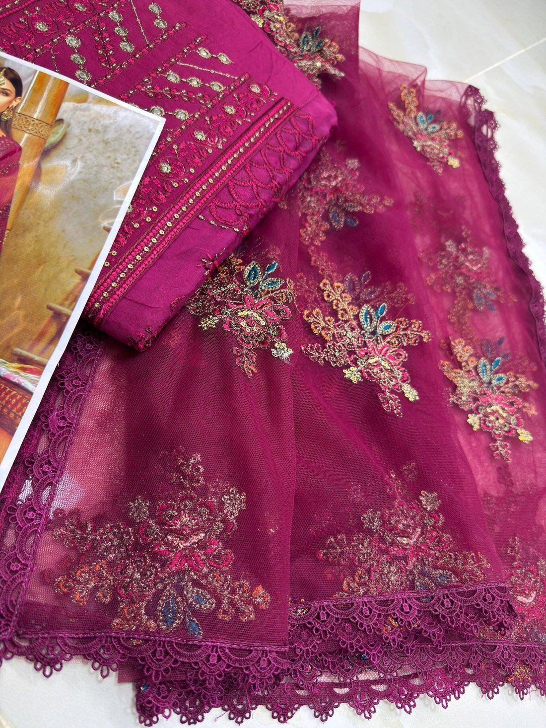 M.B - Voyage A Luxe Lawn