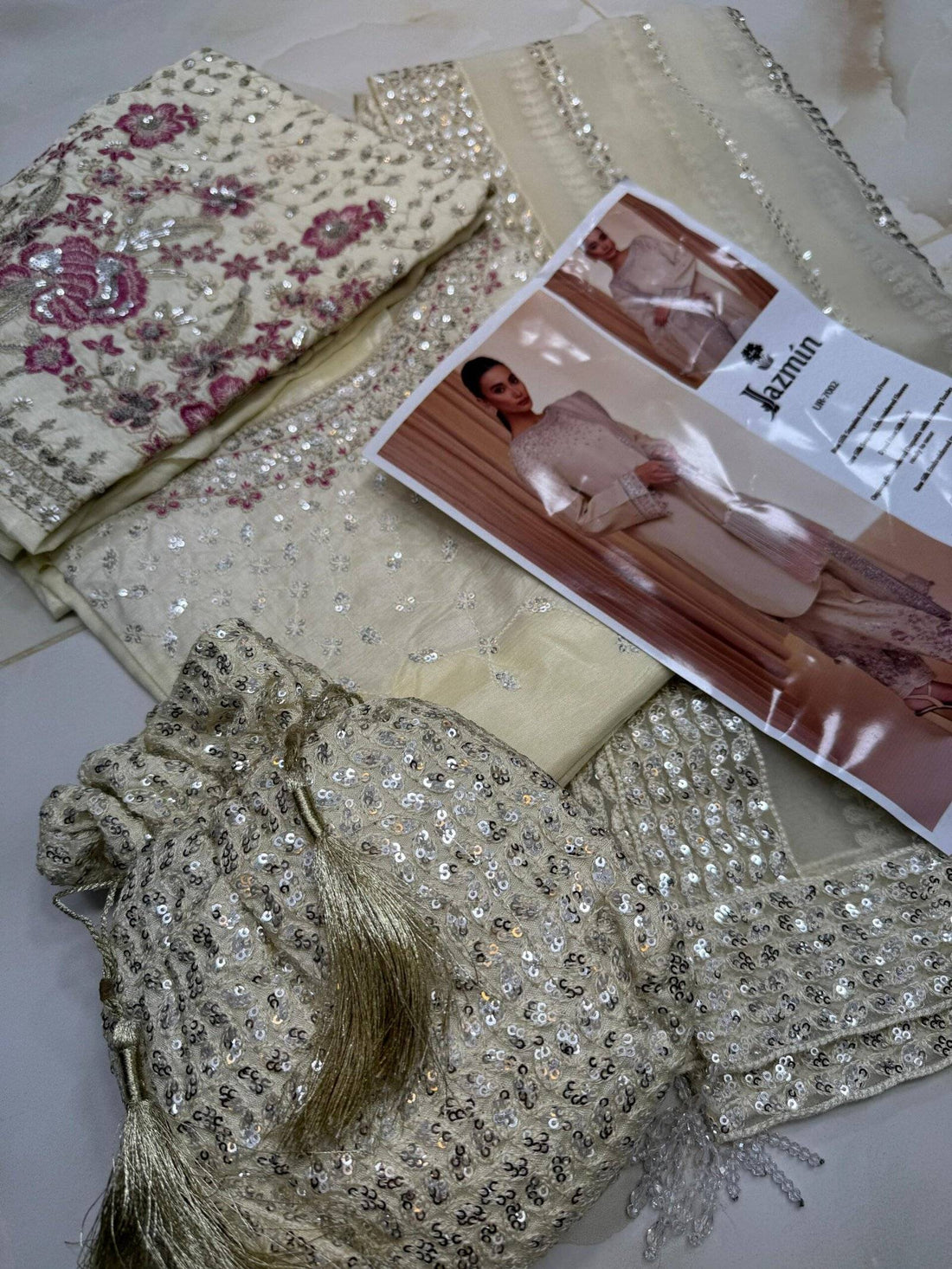 JAZMIN CREAMY RAW SILK / Pouch
