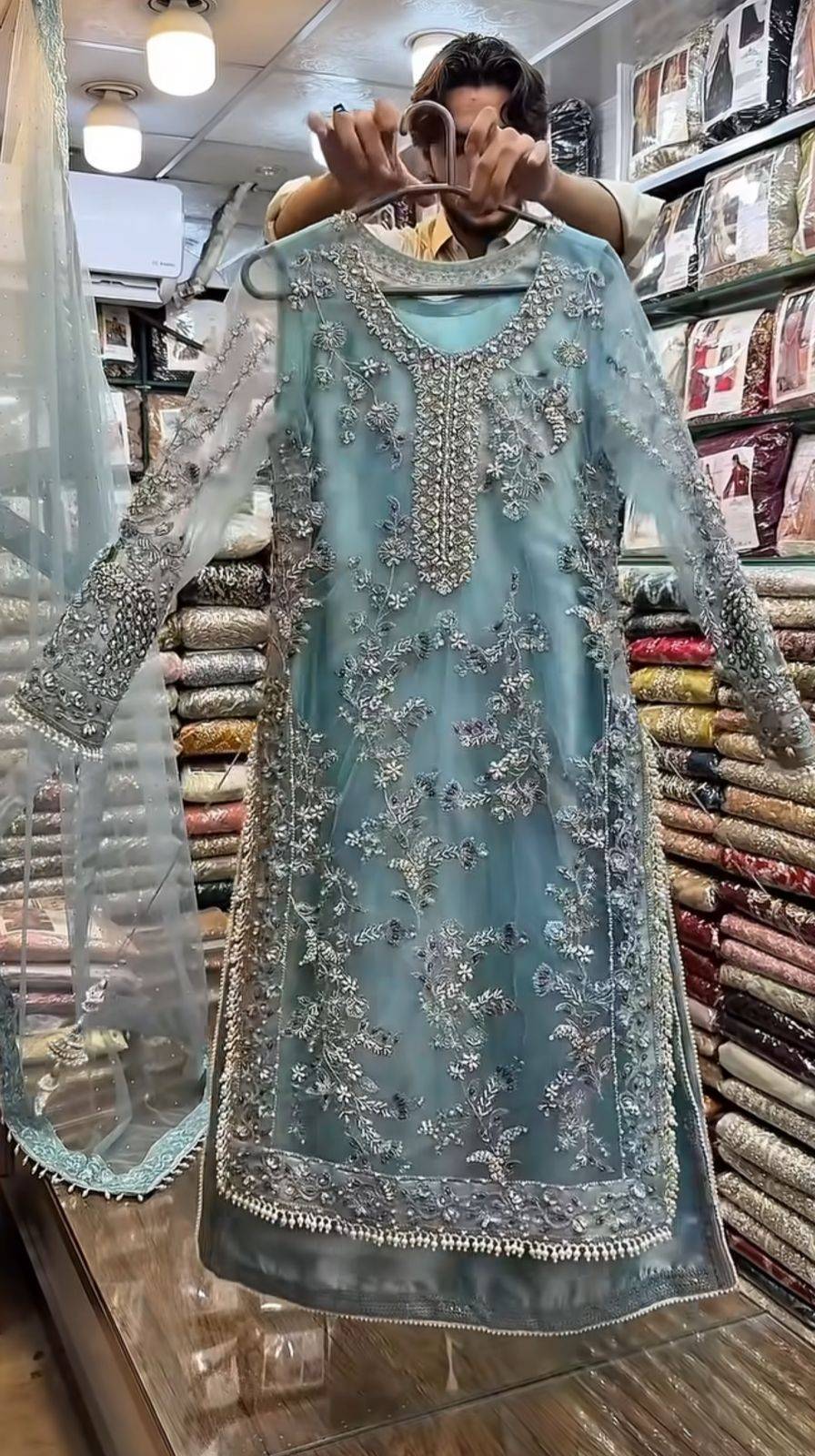 SARA ROHAIL - Ferozea