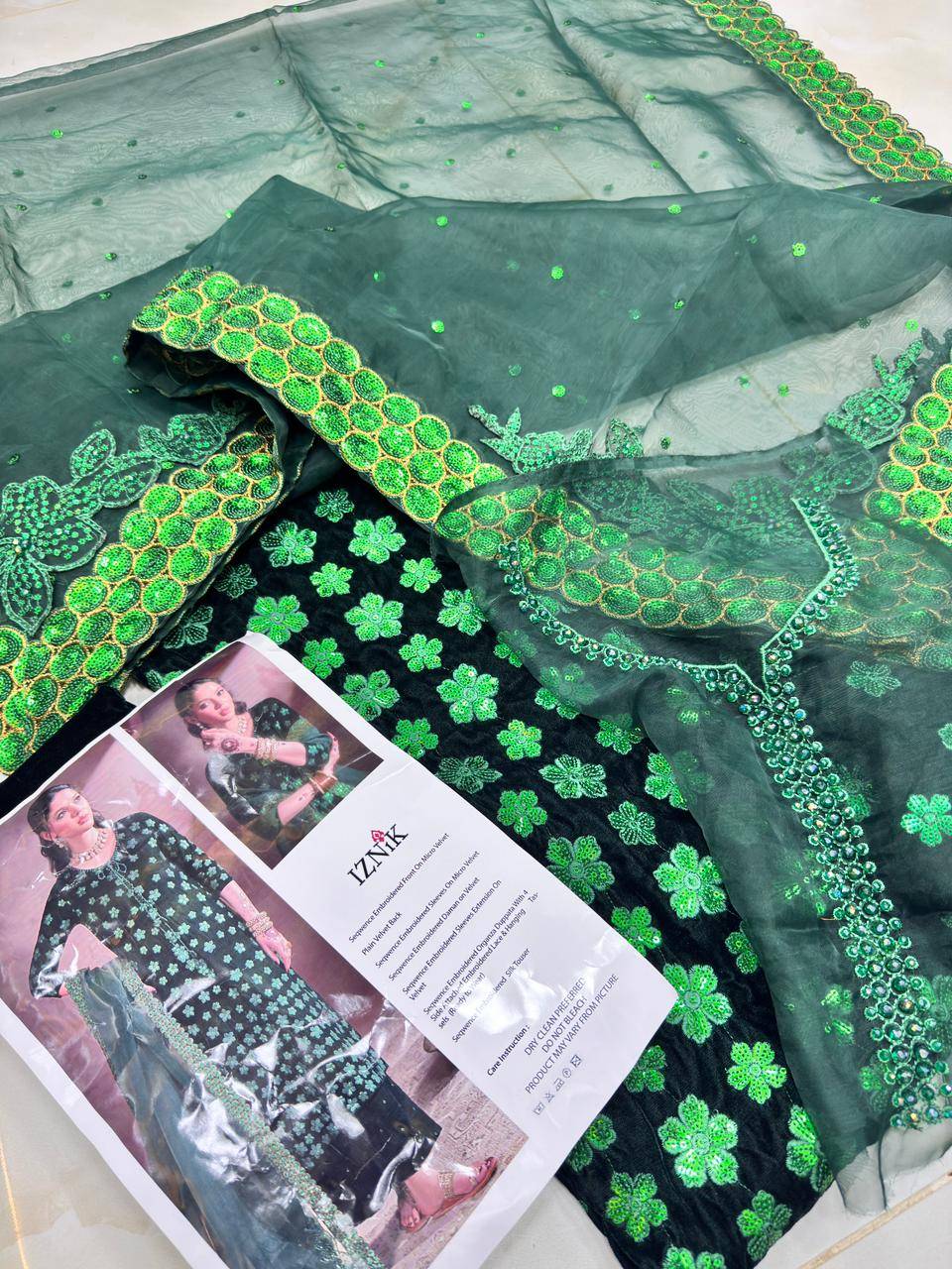 IZNIK VELVET - The Regal Green