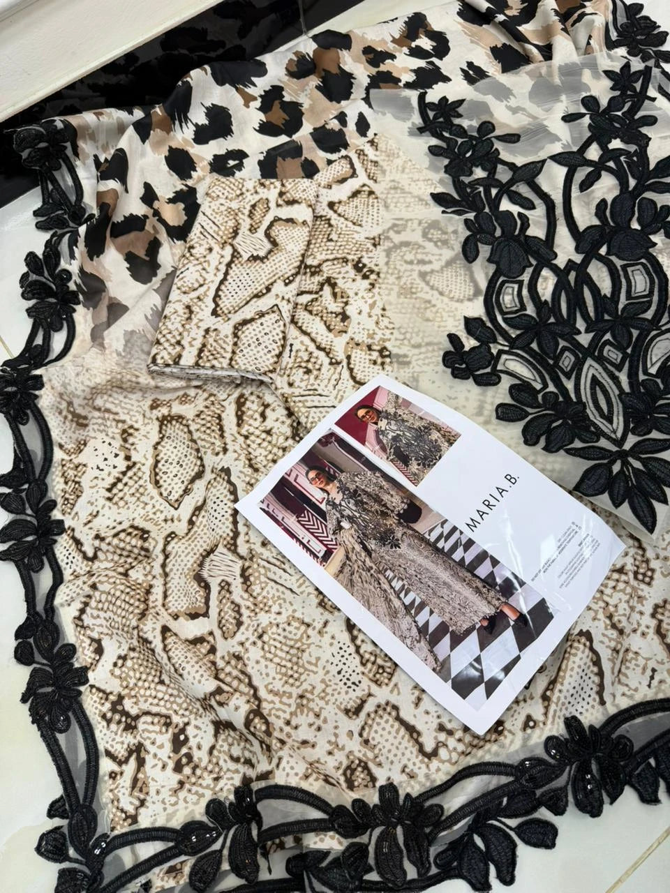 M.B LAWN - Chitta print