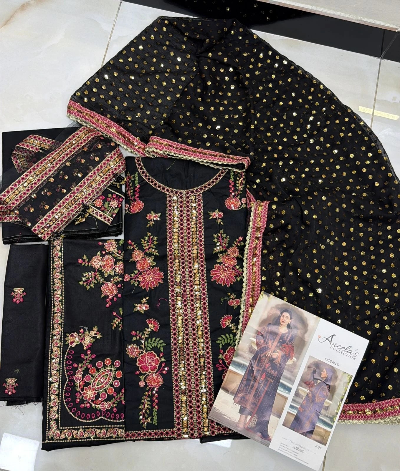 ANEELA’s LAWN - Dur e fishan