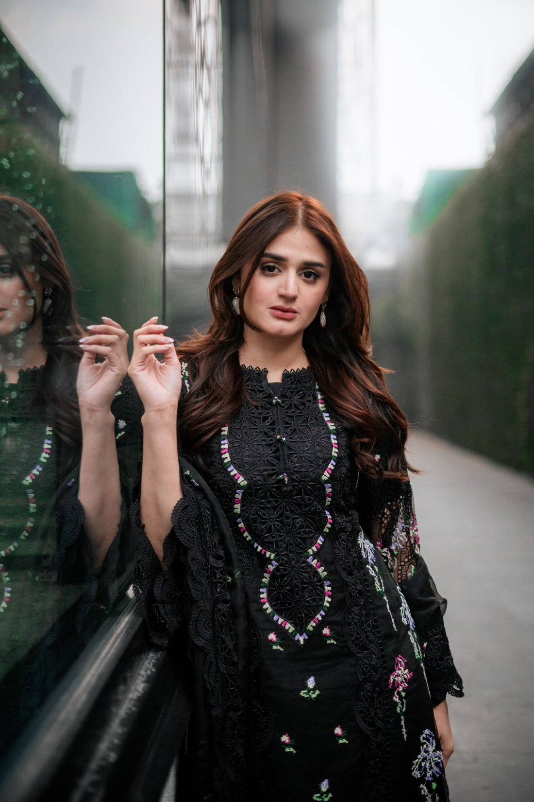 ANEELA Hiramani Black