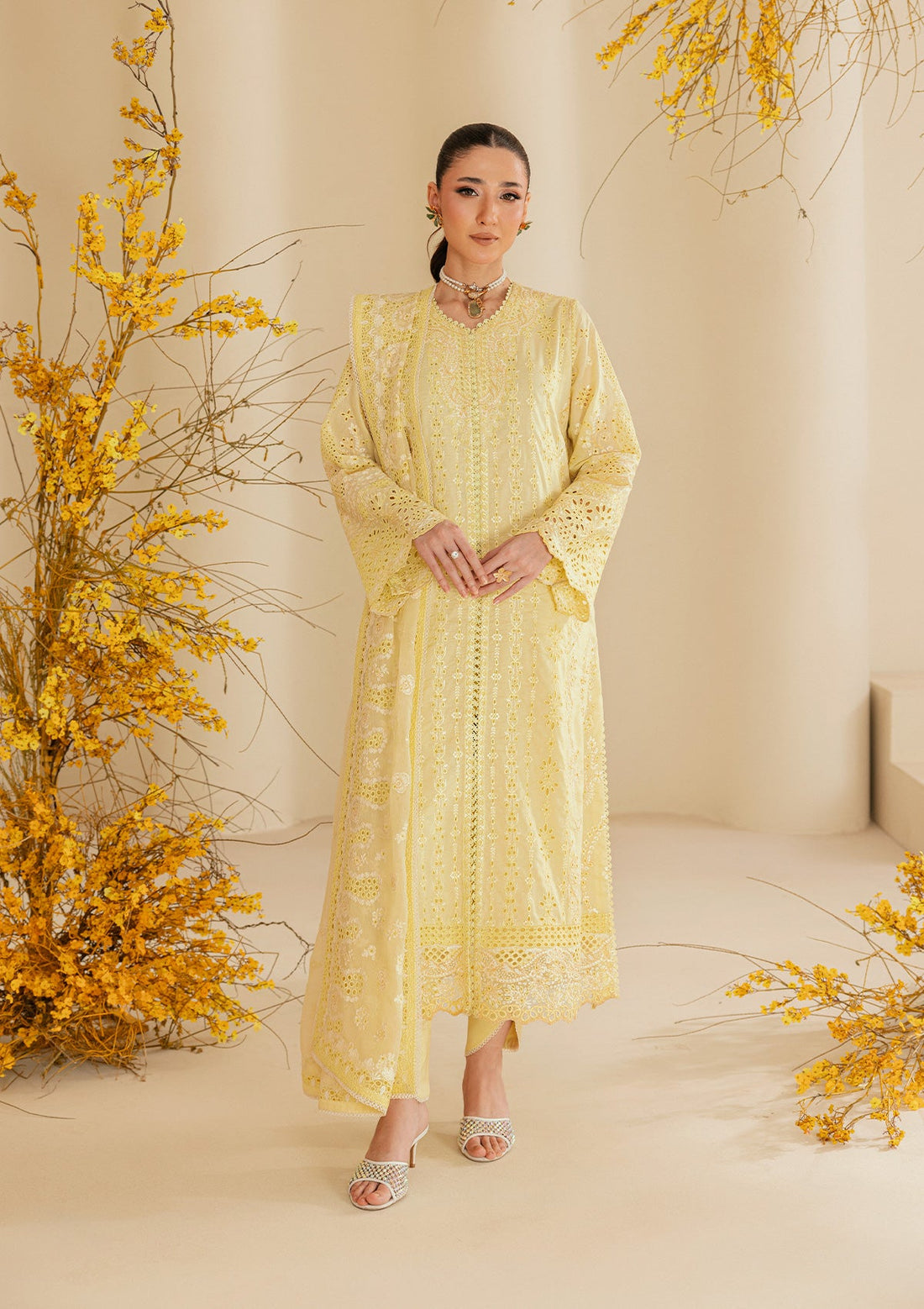 AIK - LAWN - Butter yellow