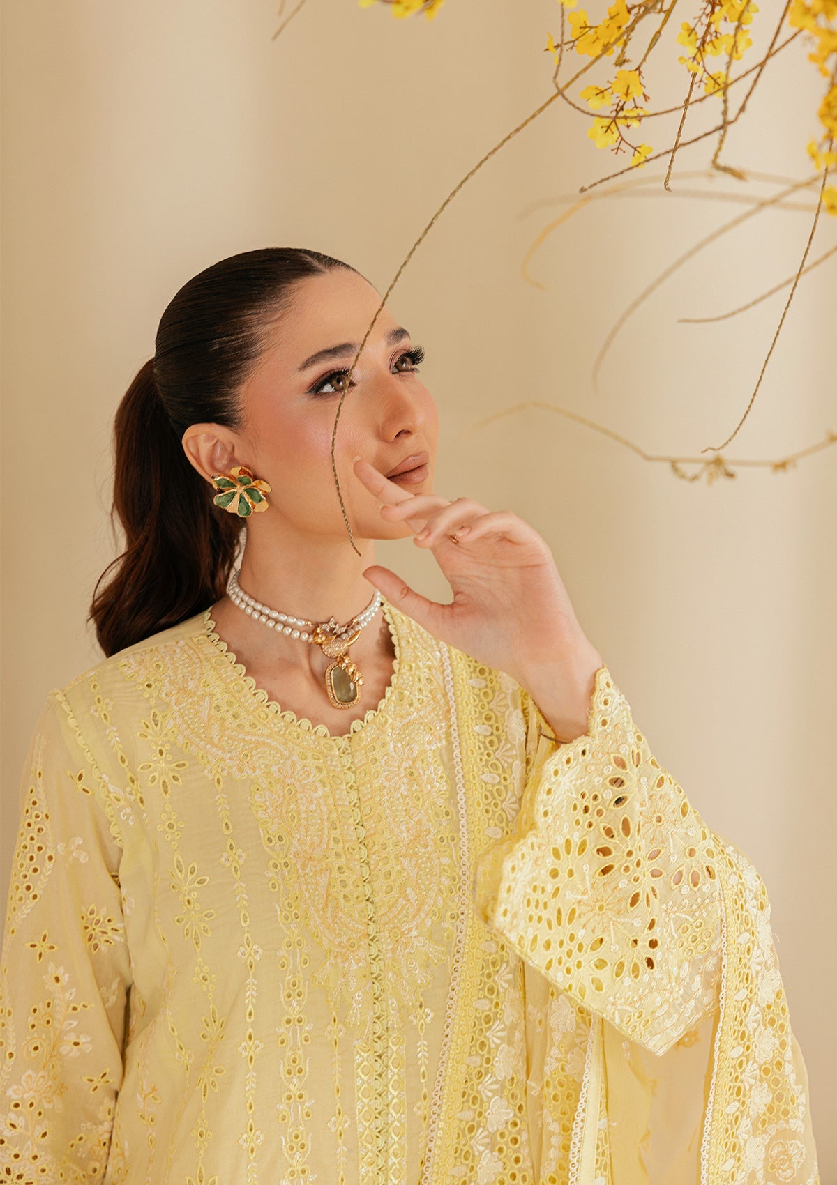 AIK - LAWN - Butter yellow