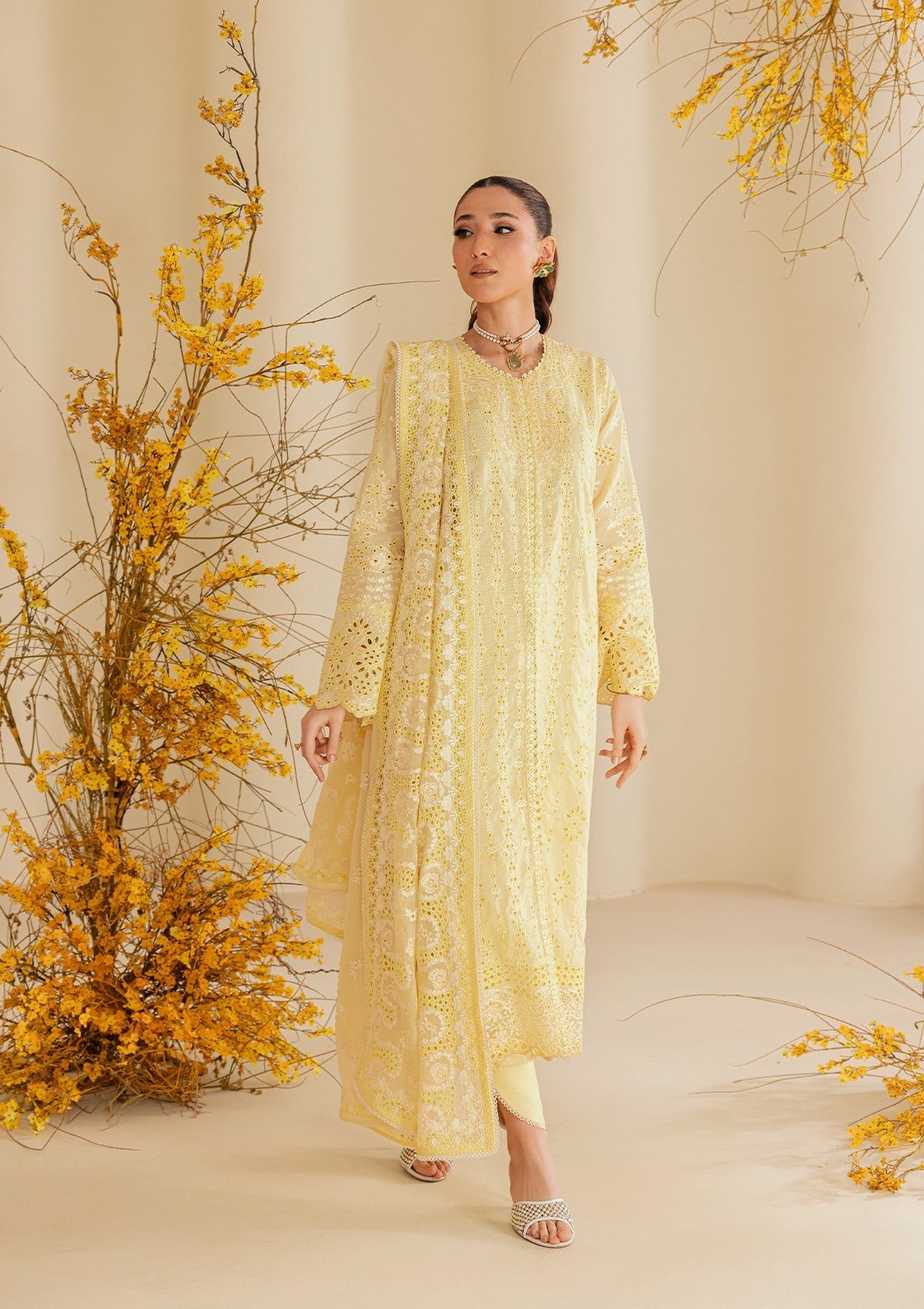 AIK - LAWN - Butter yellow