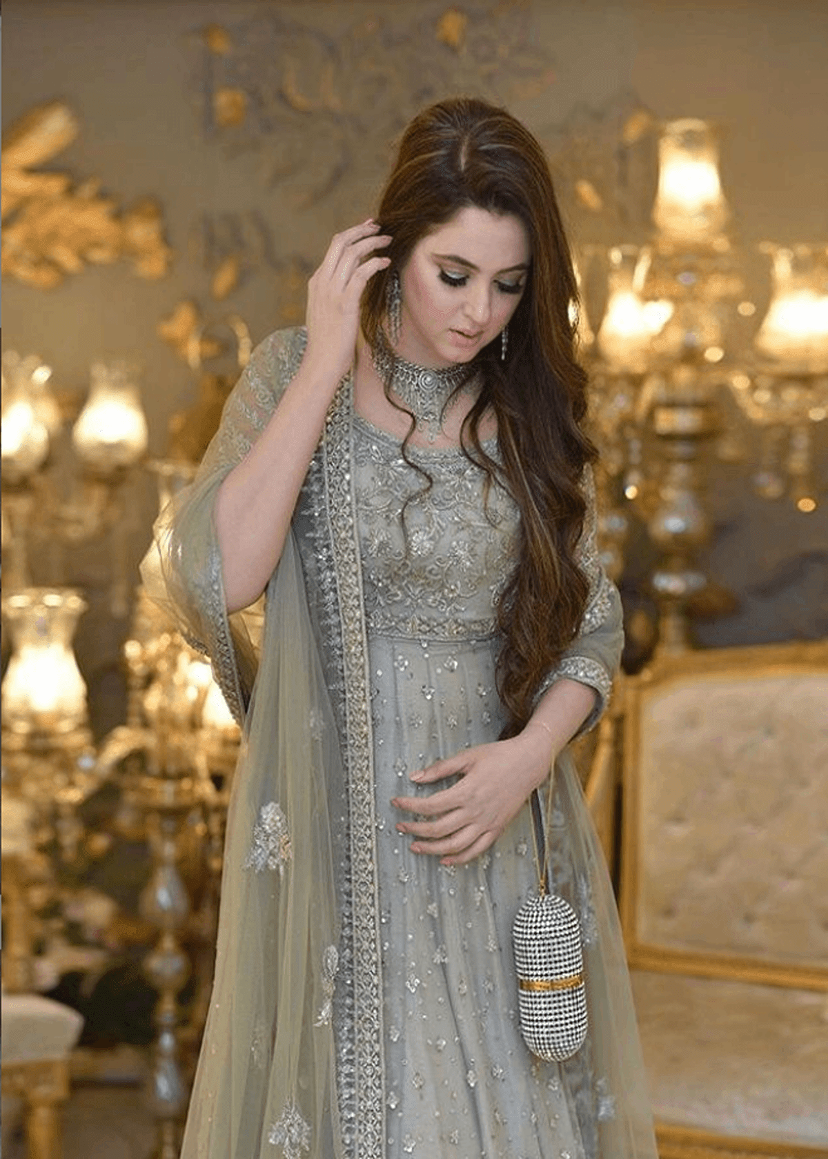 SARA ATIF - Grey contrasts