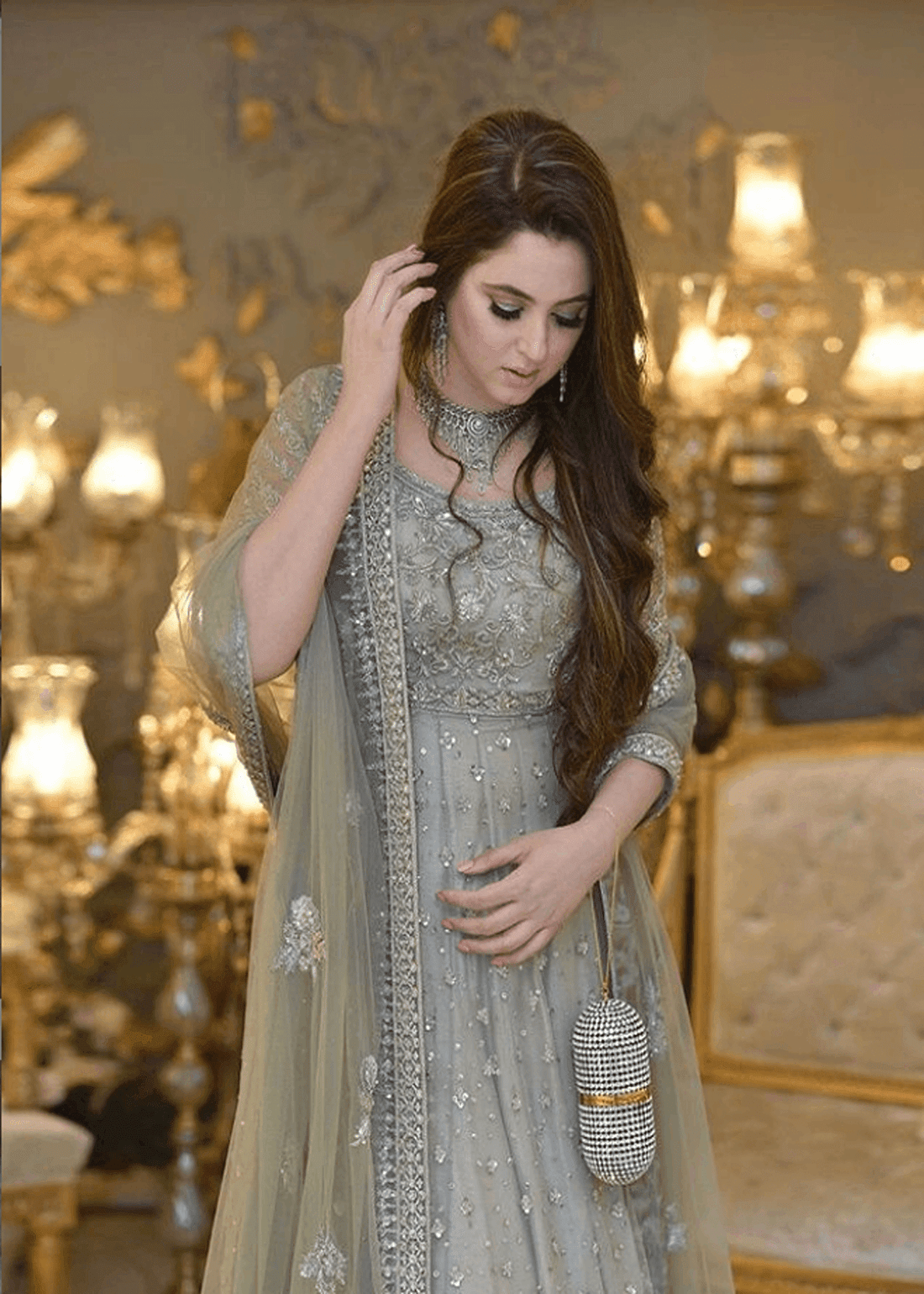 SARA ATIF - Grey contrasts