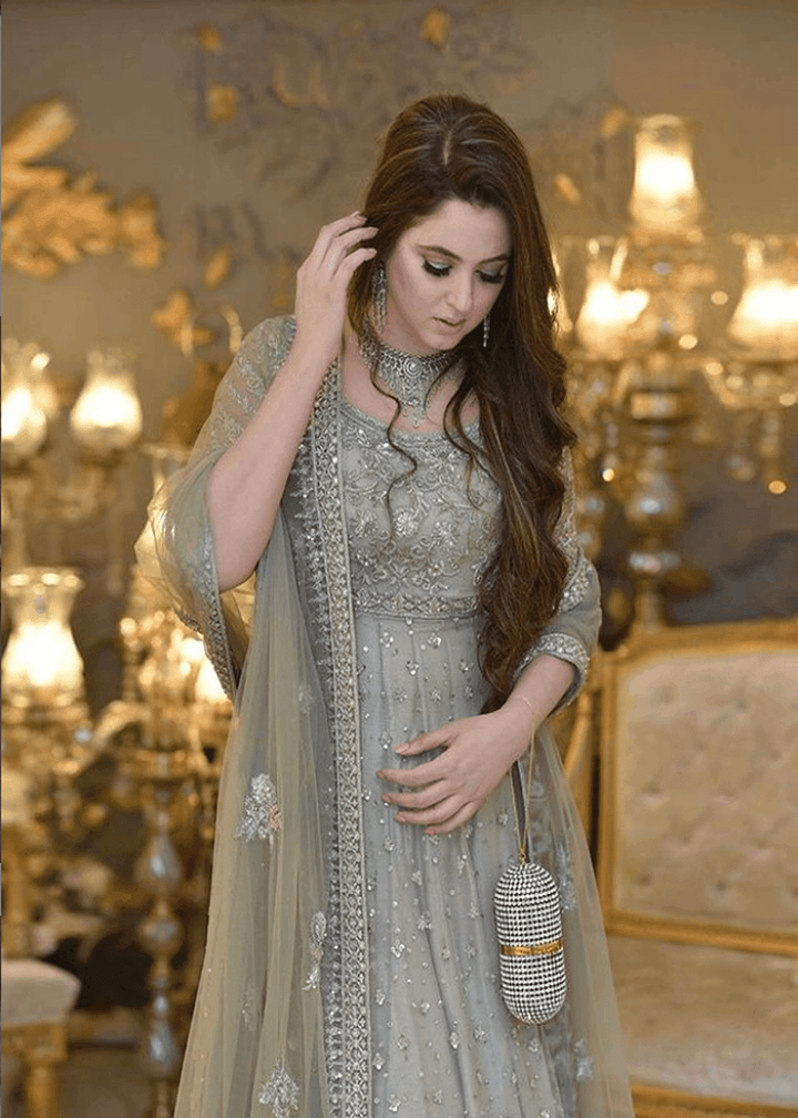 SARA ATIF - Grey contrasts