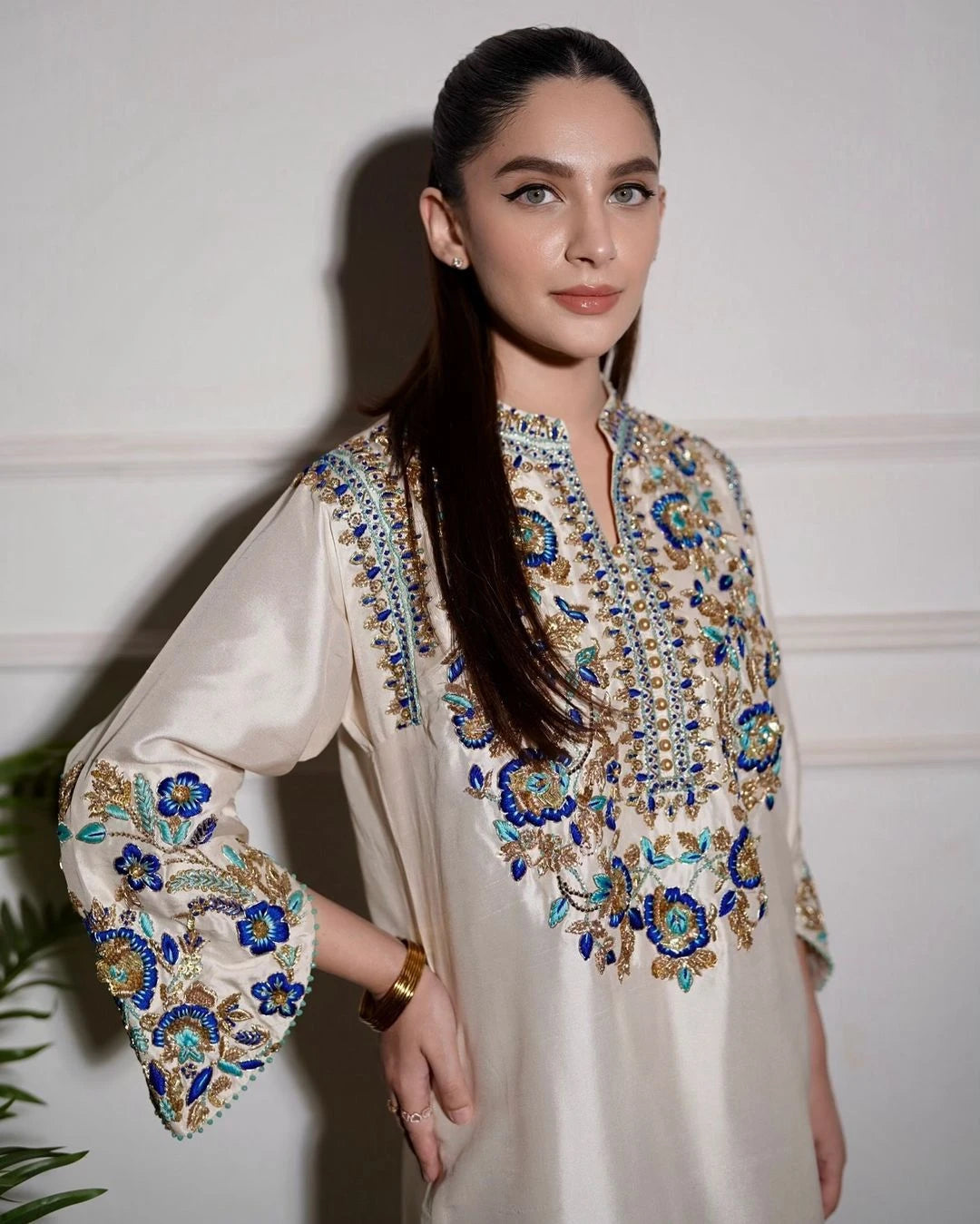 Aleezy saad - Ivories Raw silk 3 pc