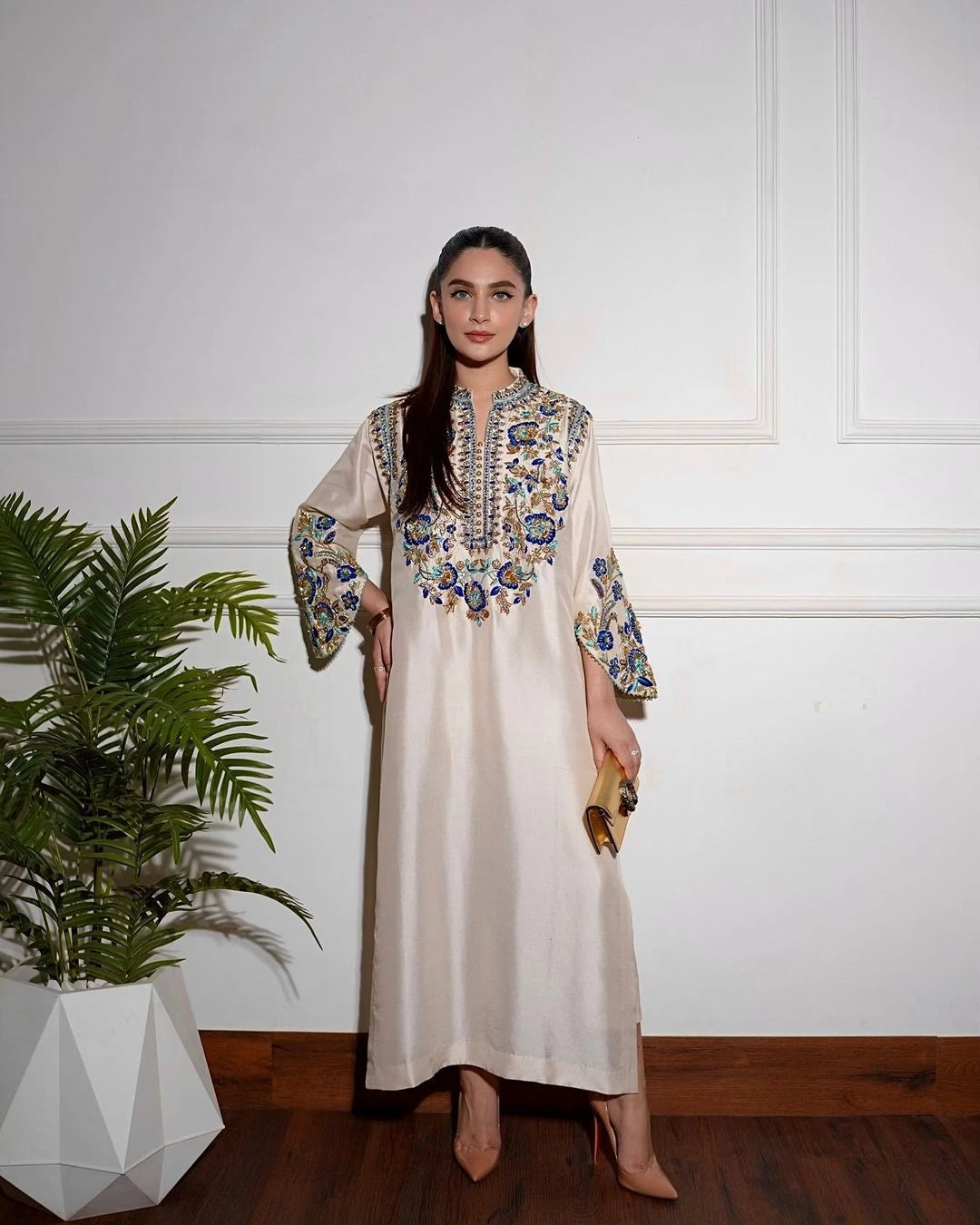 Aleezy saad - Ivories Raw silk 3 pc