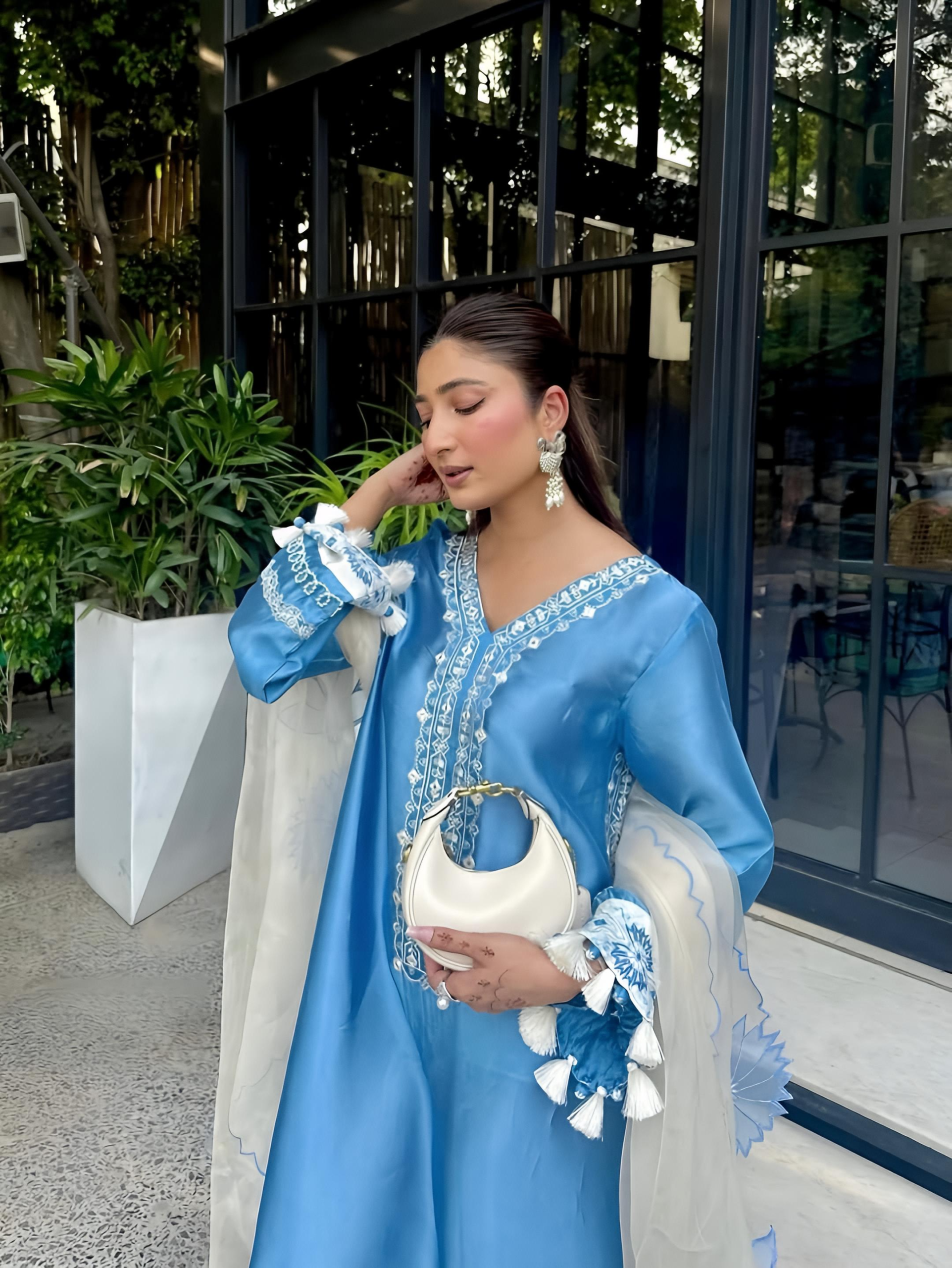 Skywhite kaftan