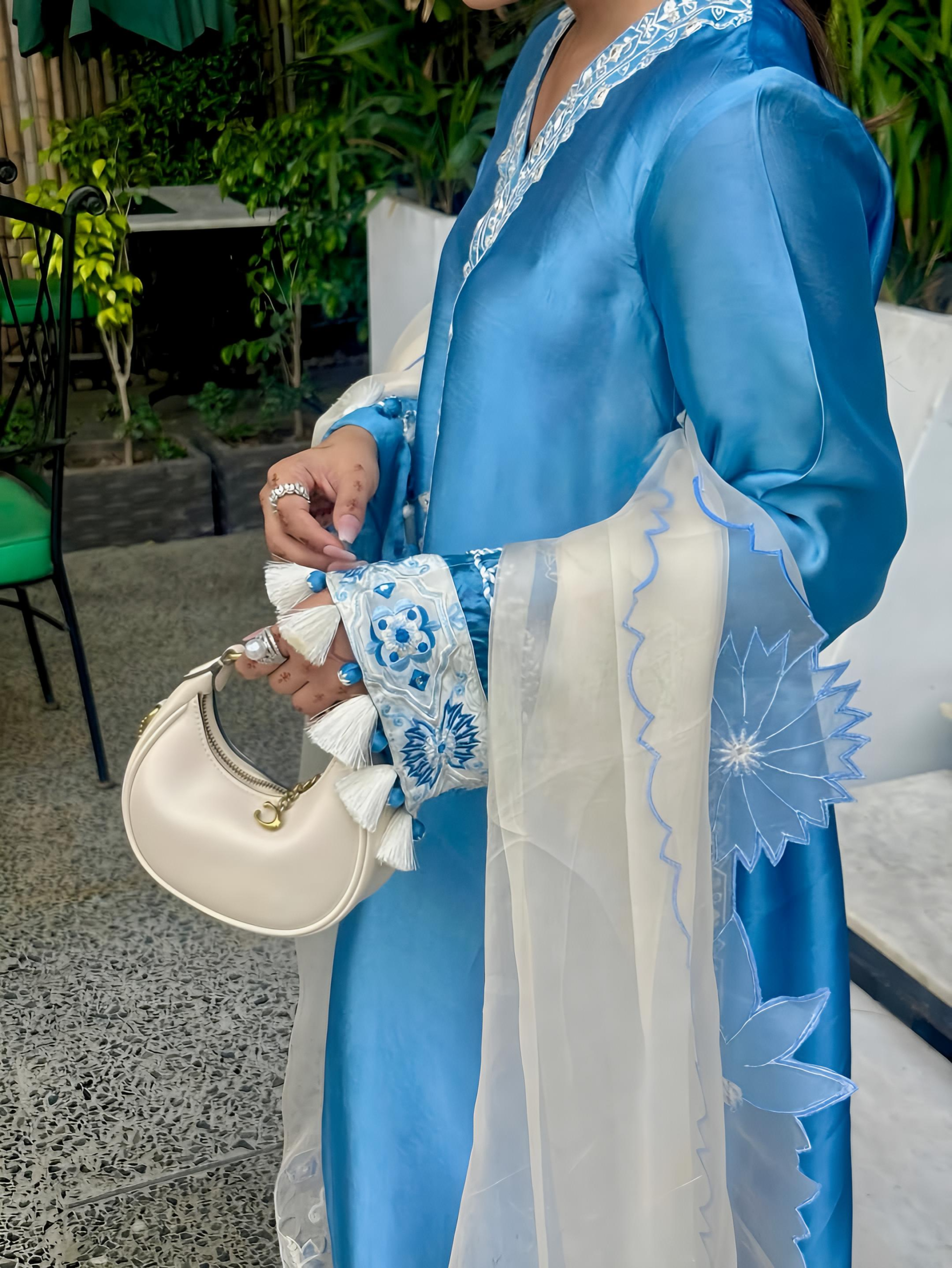 Skywhite kaftan