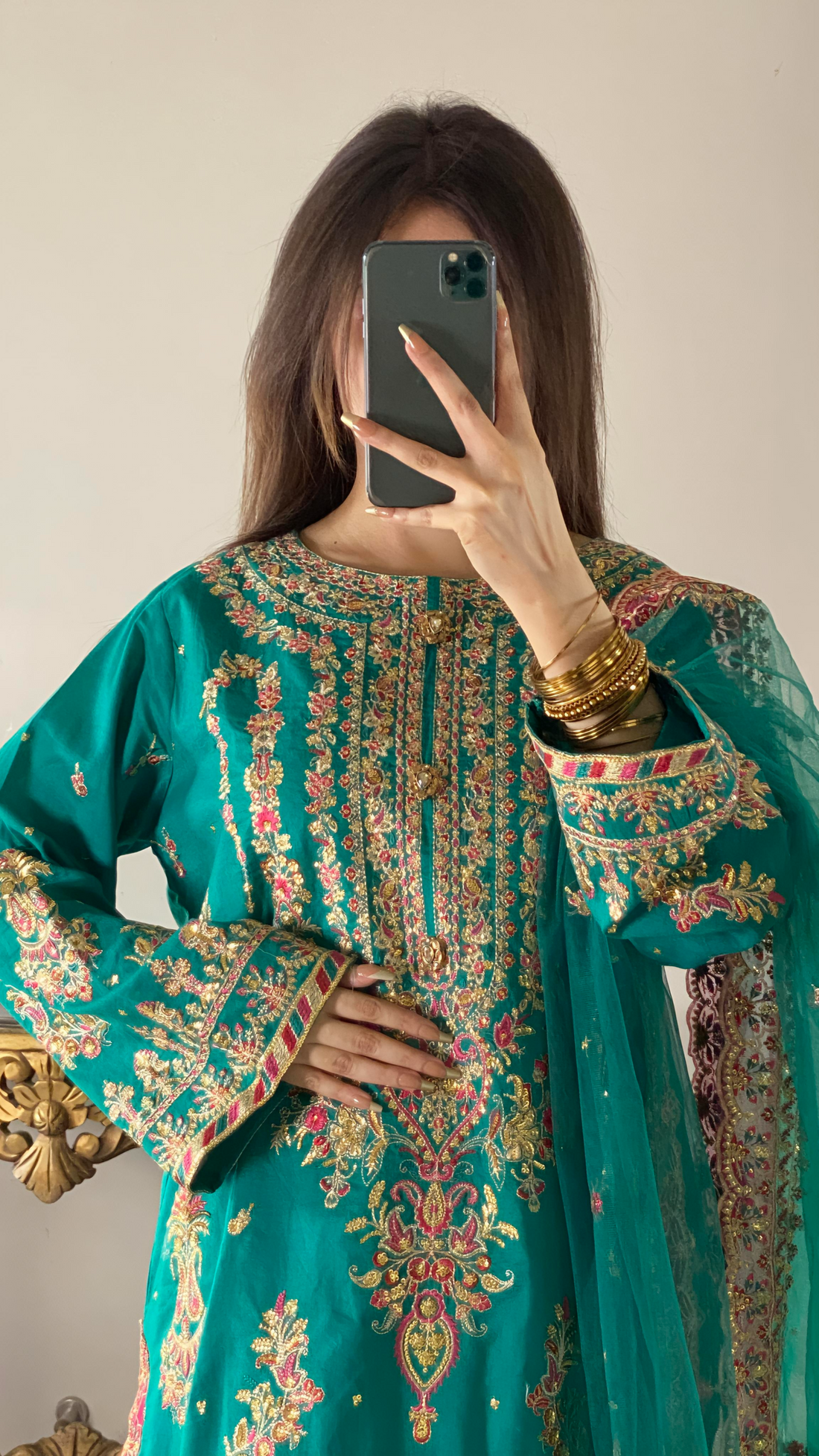 Arhama teal green lawn