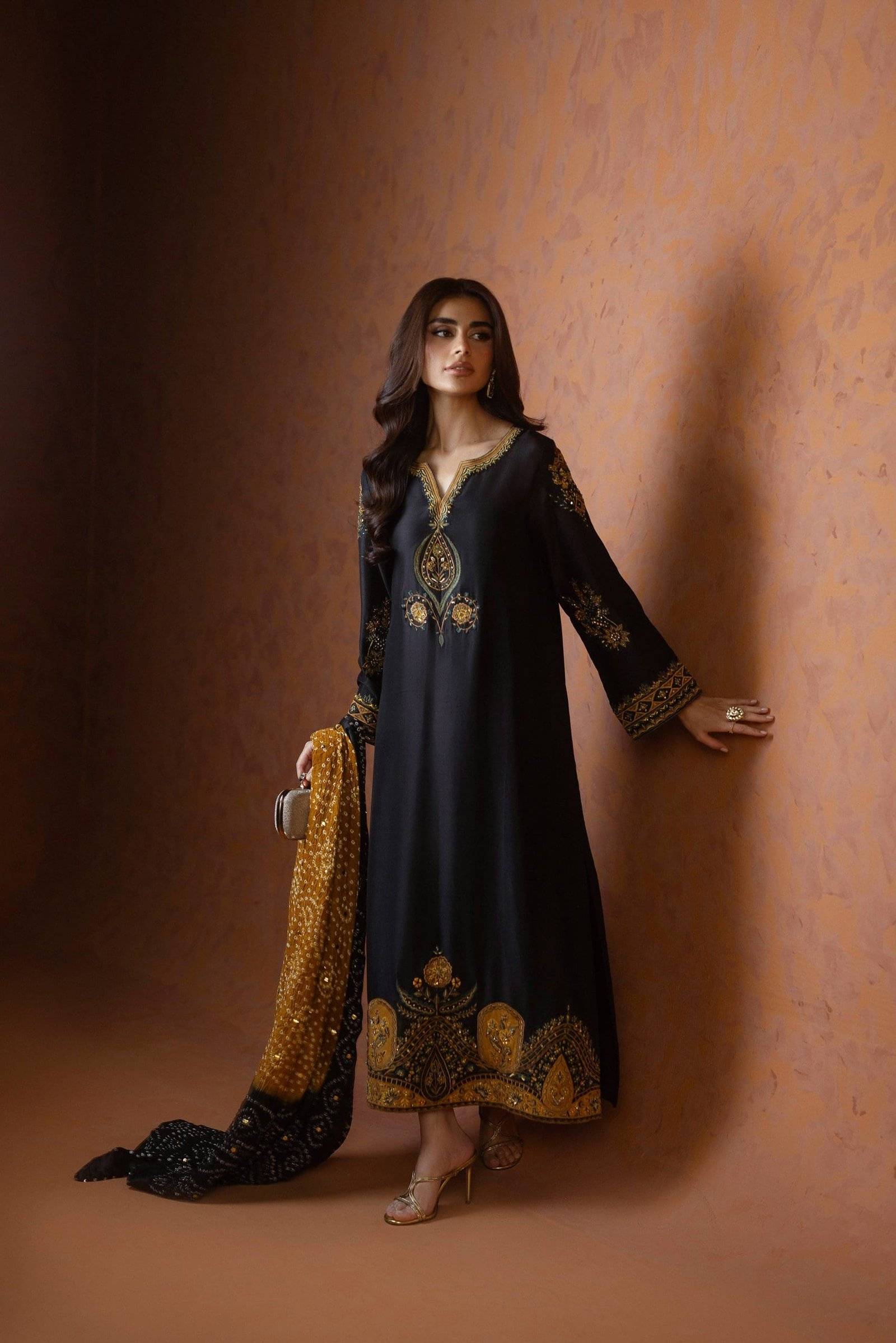 ELARA _ Lawa SILK