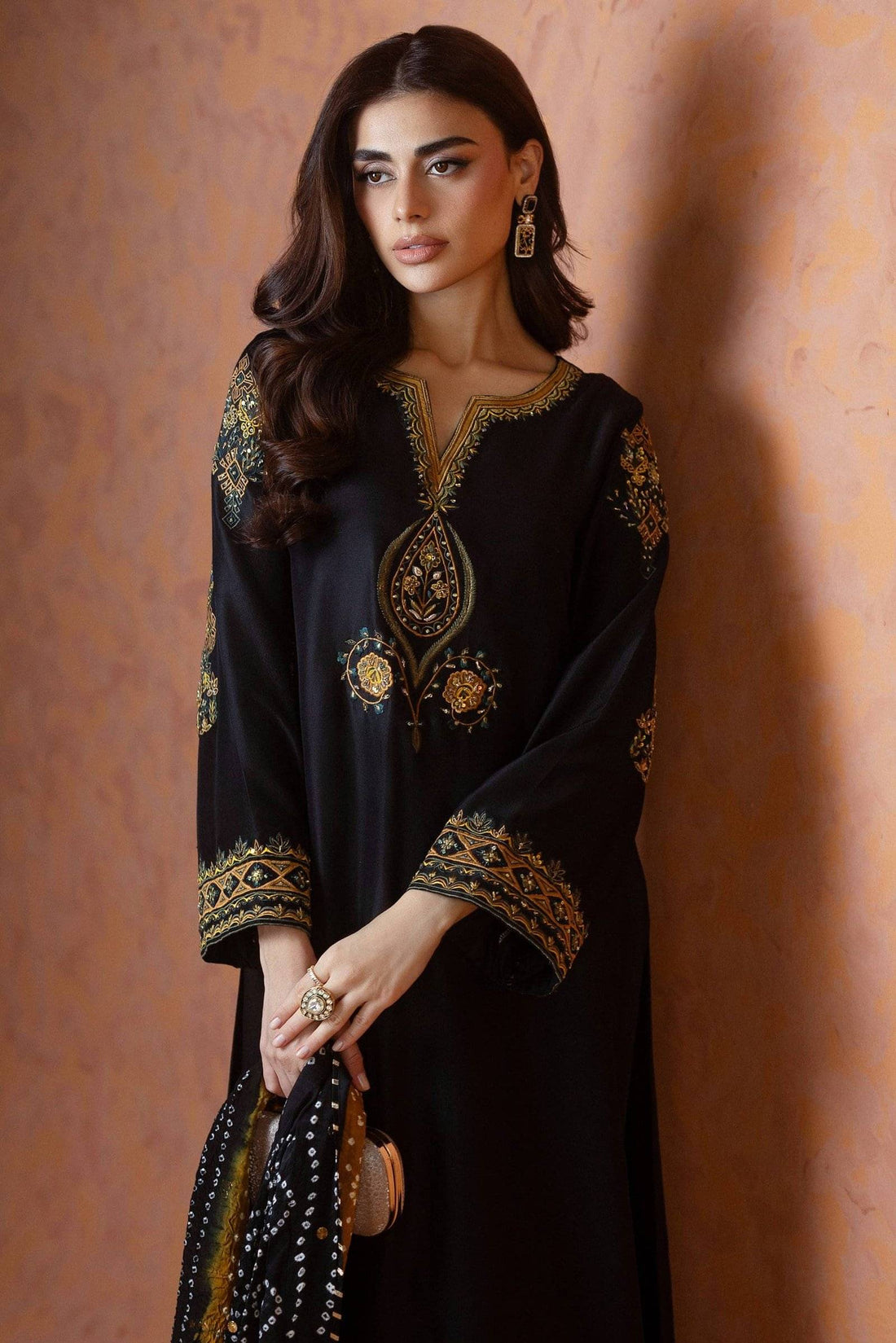 ELARA _ Lawa SILK