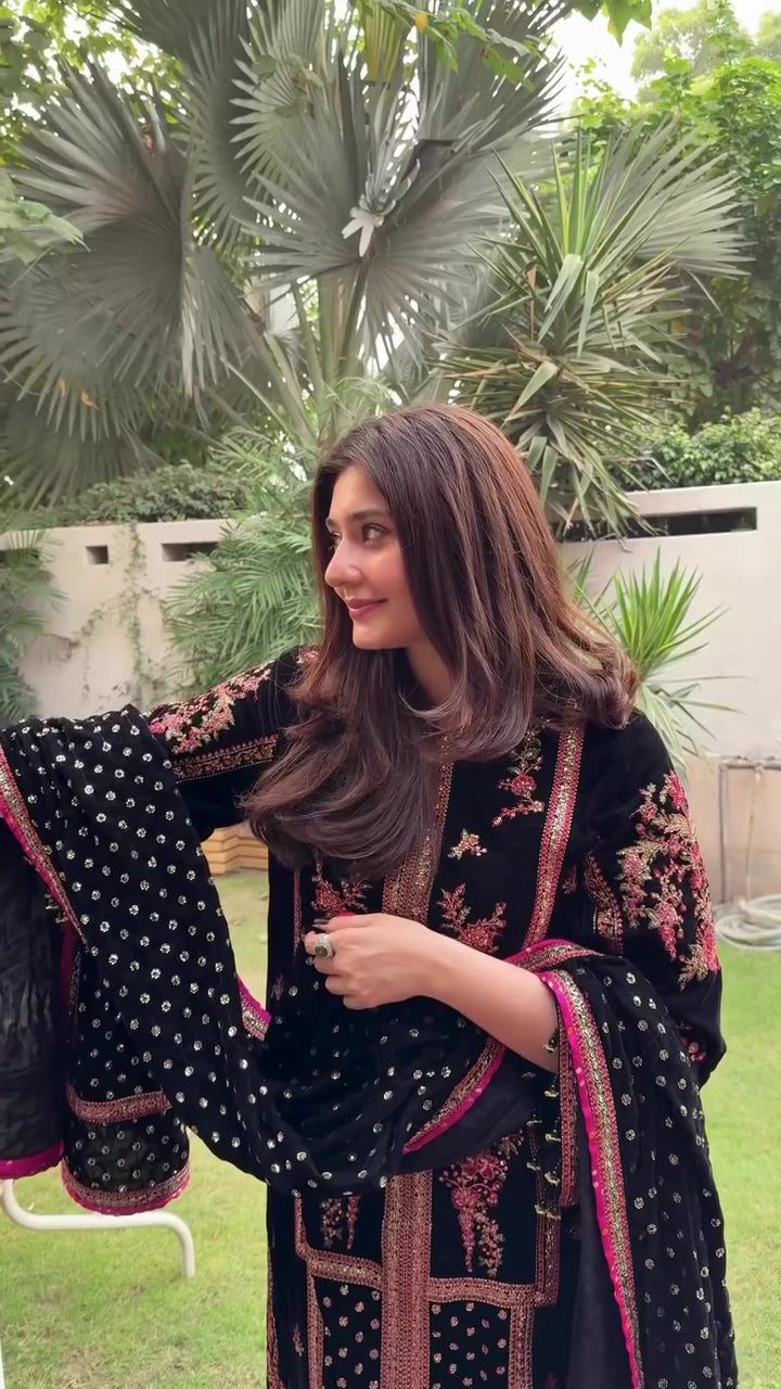ANEELA’s LAWN - Dur e fishan